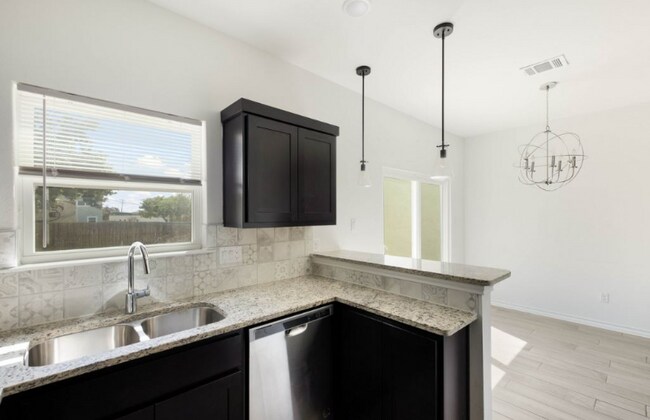 Foto del edificio - 9018 Wellwood St