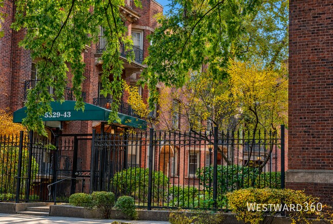 Foto del edificio - 5327 S Harper Ave