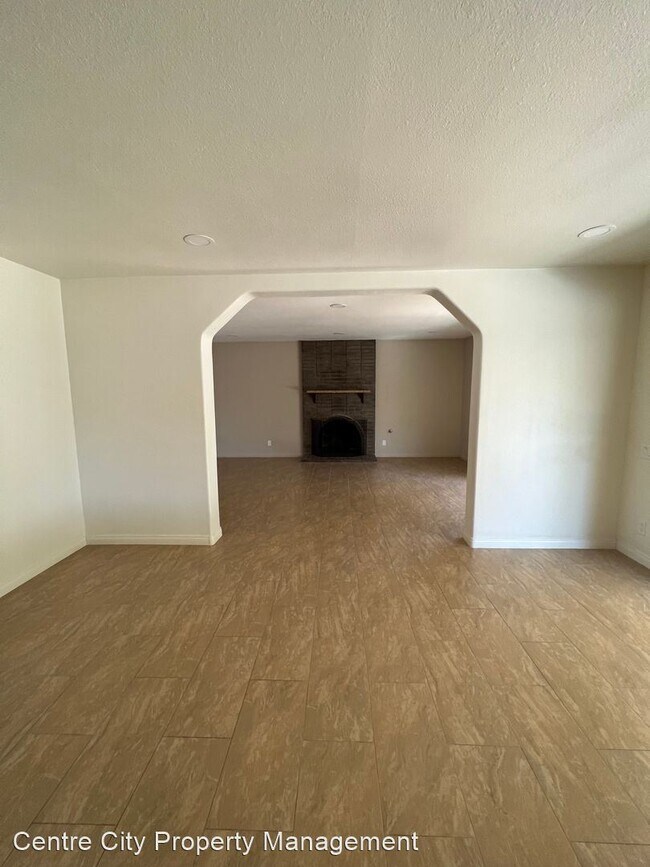 Building Photo - 5 br, 3 bath House - 6645 Bonnie View Dr.