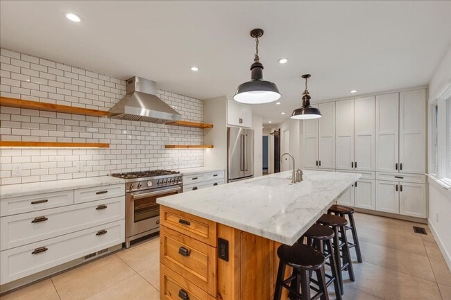 Foto del edificio - Available Now – Beautiful Carmel Valley Home in Carmel School District