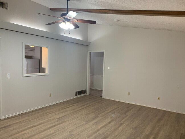 Foto del edificio - 408 Ironton Ave