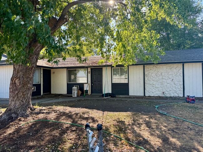 Building Photo - 2132 E Cataldo Ave