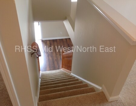 Foto del edificio - 5921 Bastille Ln