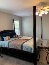 Building Photo - 4 Oak Shadow Dr