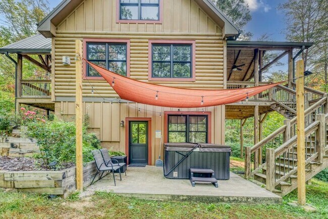 Foto del edificio - 111 Watkins Farm Rd