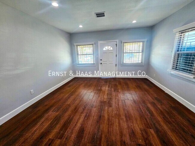 Foto del edificio - 1551 W 103rd St