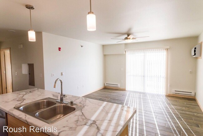Foto del edificio - 3008-3008 Gillette St