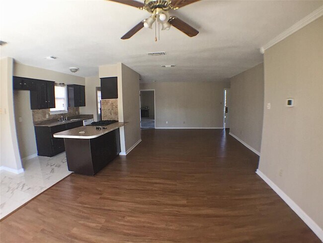 Building Photo - 5008 Queen Ann Ct