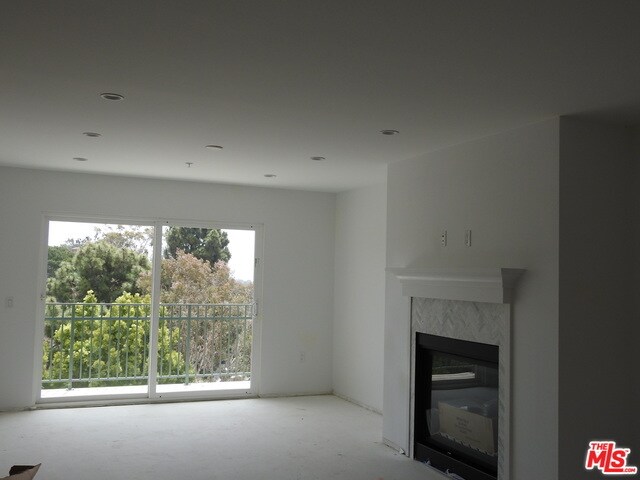 Building Photo - 6447 Kanan Dume Rd