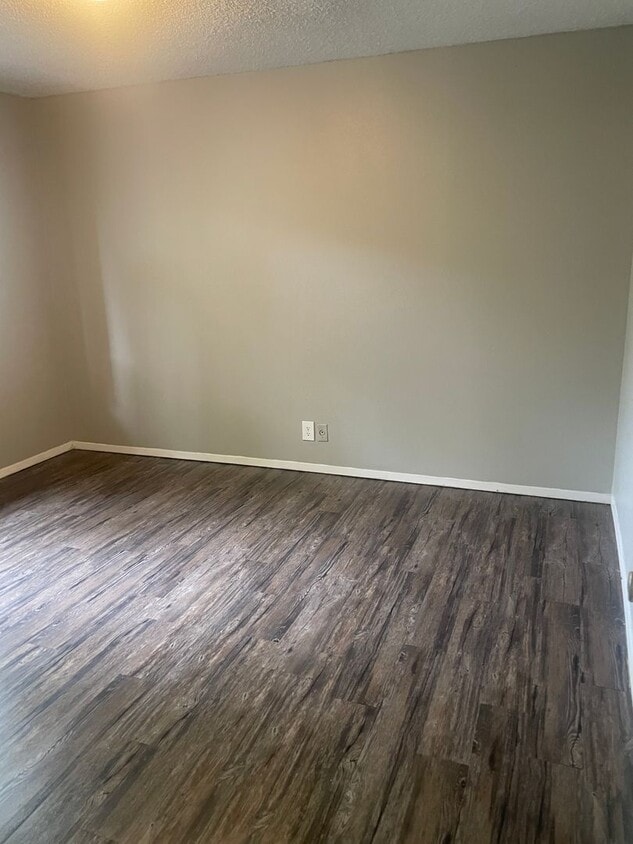 Primary Photo - 2411 E 55th Pl
