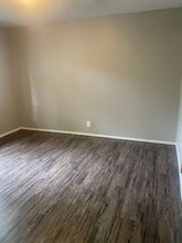 Building Photo - 2411 E 55th Pl