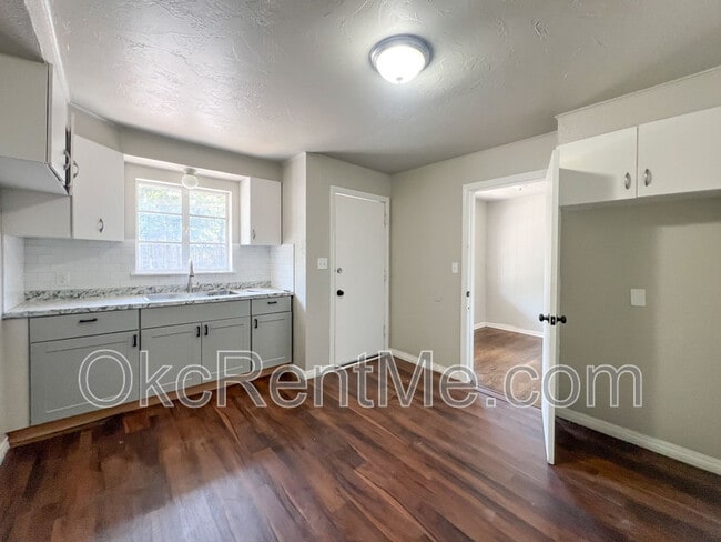 Building Photo - 4224 NW 23rd St