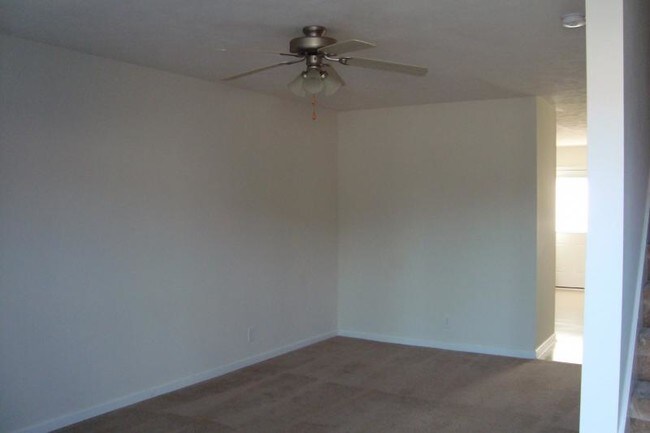 Building Photo - 1202 Ash Ridge Dr