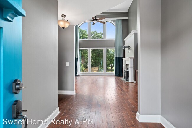 Building Photo - 4 br, 3.5 bath House - 918 North Countrywo...