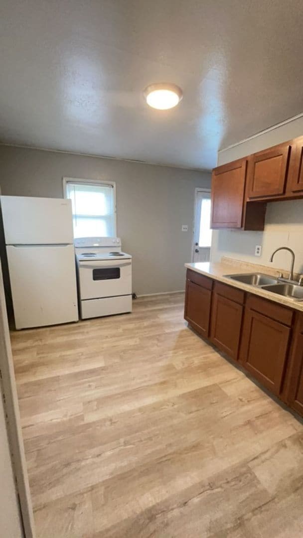 Building Photo - Pet Friendly!