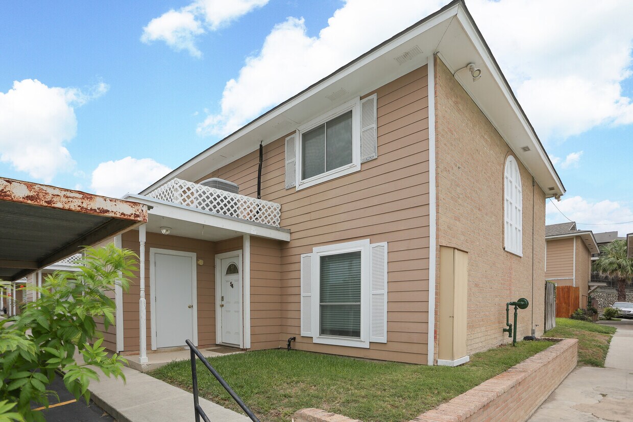 Primary Photo - 7322 Oak Manor Dr