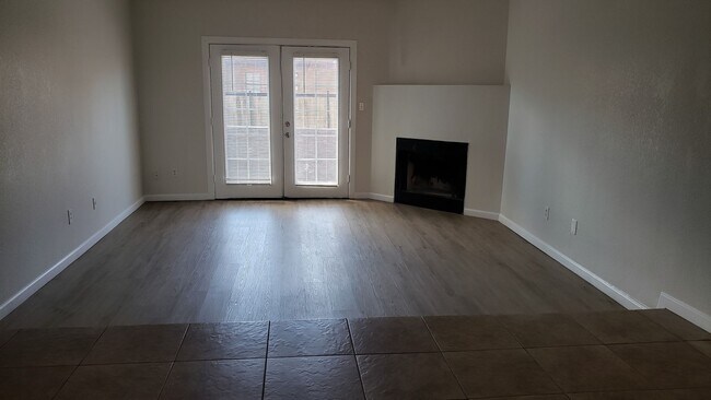 Foto del edificio - 3 Bedroom 2 Bathroom Town-home in Central ...