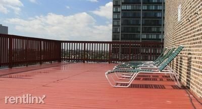 Foto del edificio - 2756 N Pine Grove Ave