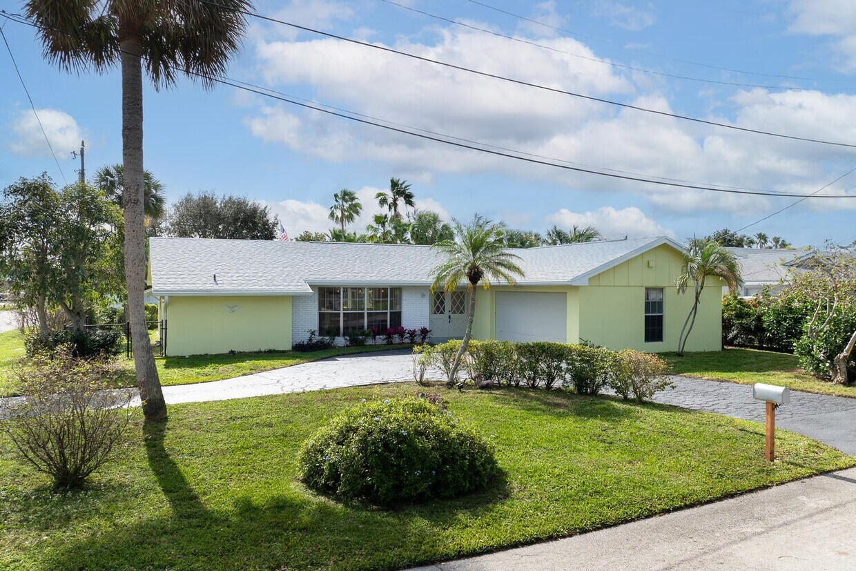 Primary Photo - 912 Marlin Cir
