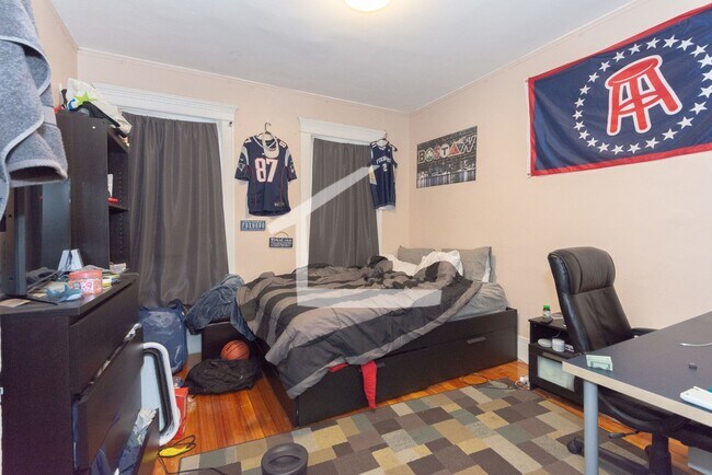 Building Photo - 91 Chester St