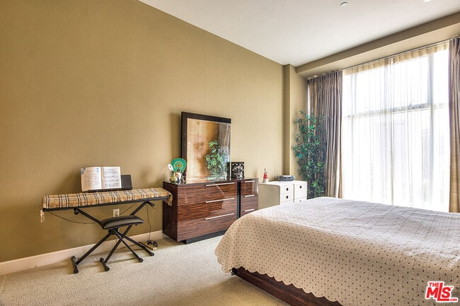 Foto del edificio - 3223 W 6th St