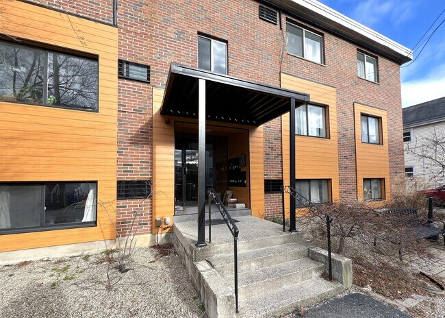 Building Photo - 11 Murdock St