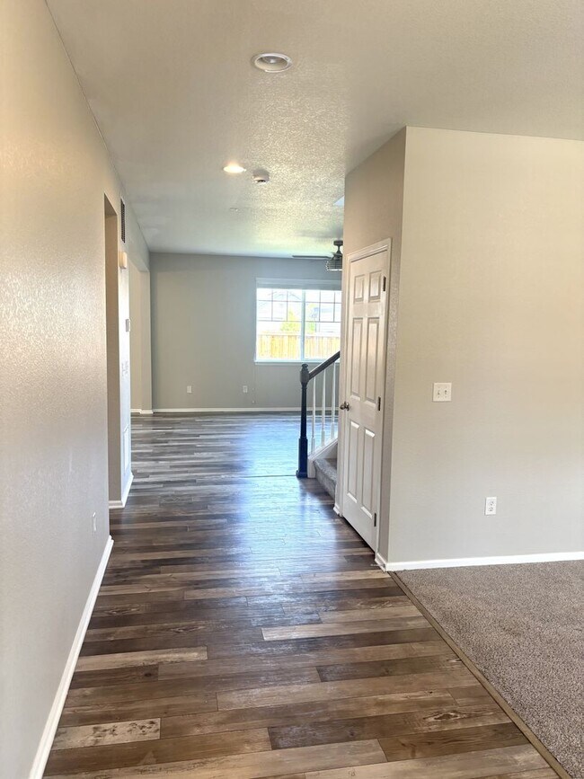 Foto del edificio - 25147 E Maple Ave