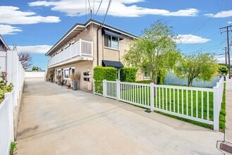 Building Photo - 180 Rochester St