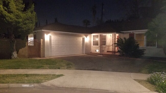 Building Photo - 2846 W Monroe Ave