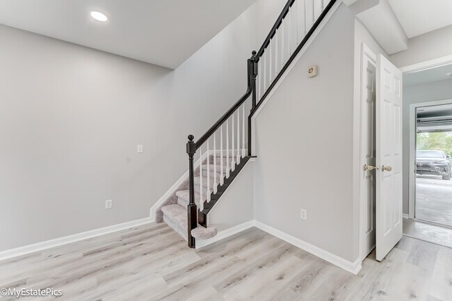 Foto del edificio - 4749 Grove Ct