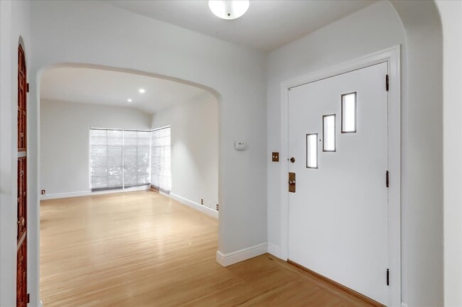 Building Photo - 1534 Josephine St