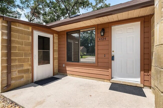 Foto del edificio - 4724 SW 67th Terrace