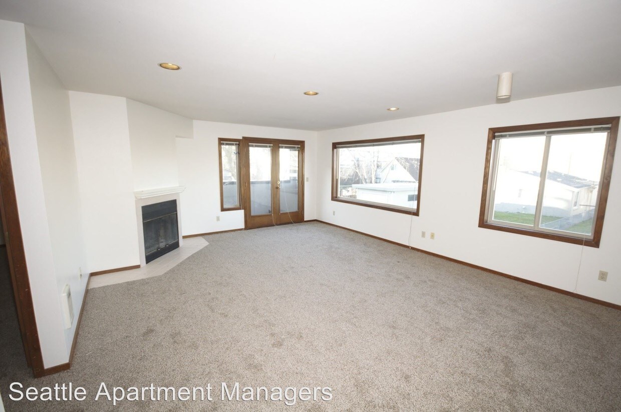 Primary Photo - 411 6th Ave N