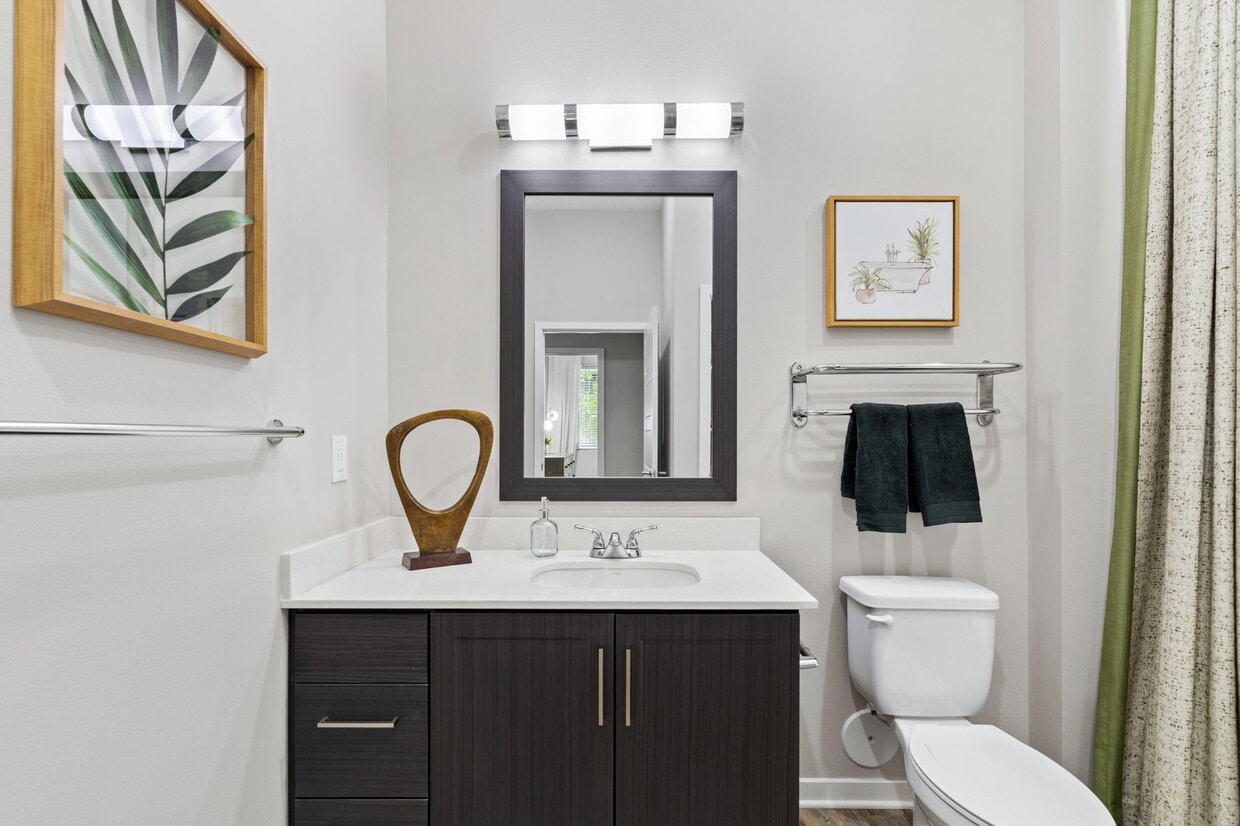 Axis Camelback - 4949 N 7th St Phoenix, AZ 85014 | Apartments.com