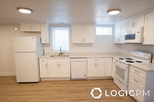 Building Photo - 171 E 3000 S