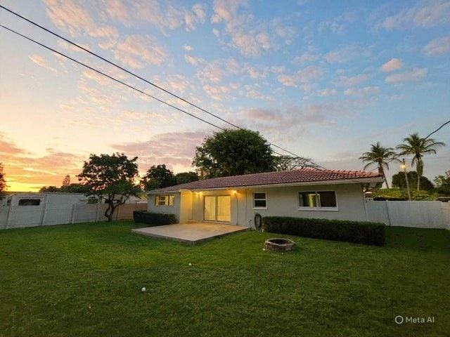 Building Photo - 1180 SW 17th St