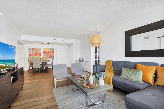 Building Photo - 5225 Collins Ave