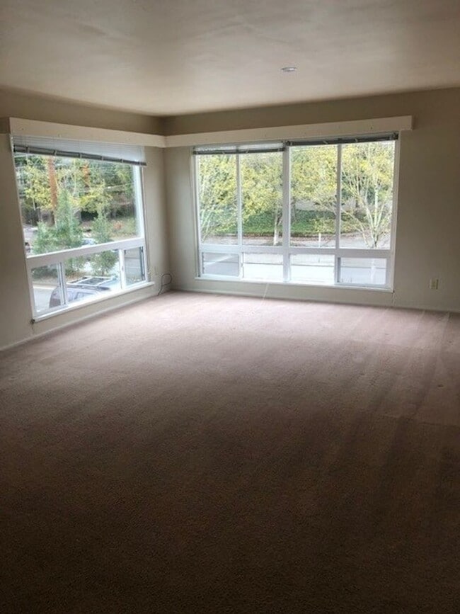 Photo - 3105 1/2-3105 Eastlake Ave E Apartment