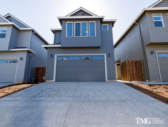 Building Photo - Brand New 3 Bed 2.5 Bath Ridgefield Home Offering