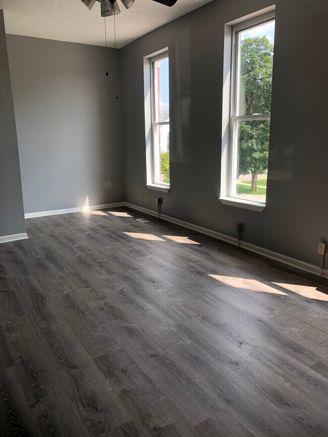 124 E Main St Unit Apt. 5, Stockbridge, MI 49285 Apartments in