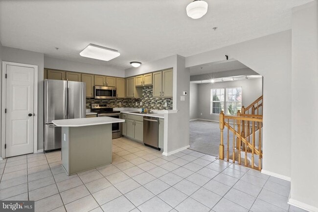 Building Photo - 5030 Finsbury Rd