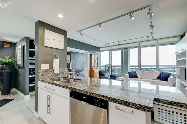 Foto del edificio - 801 E Beach Dr