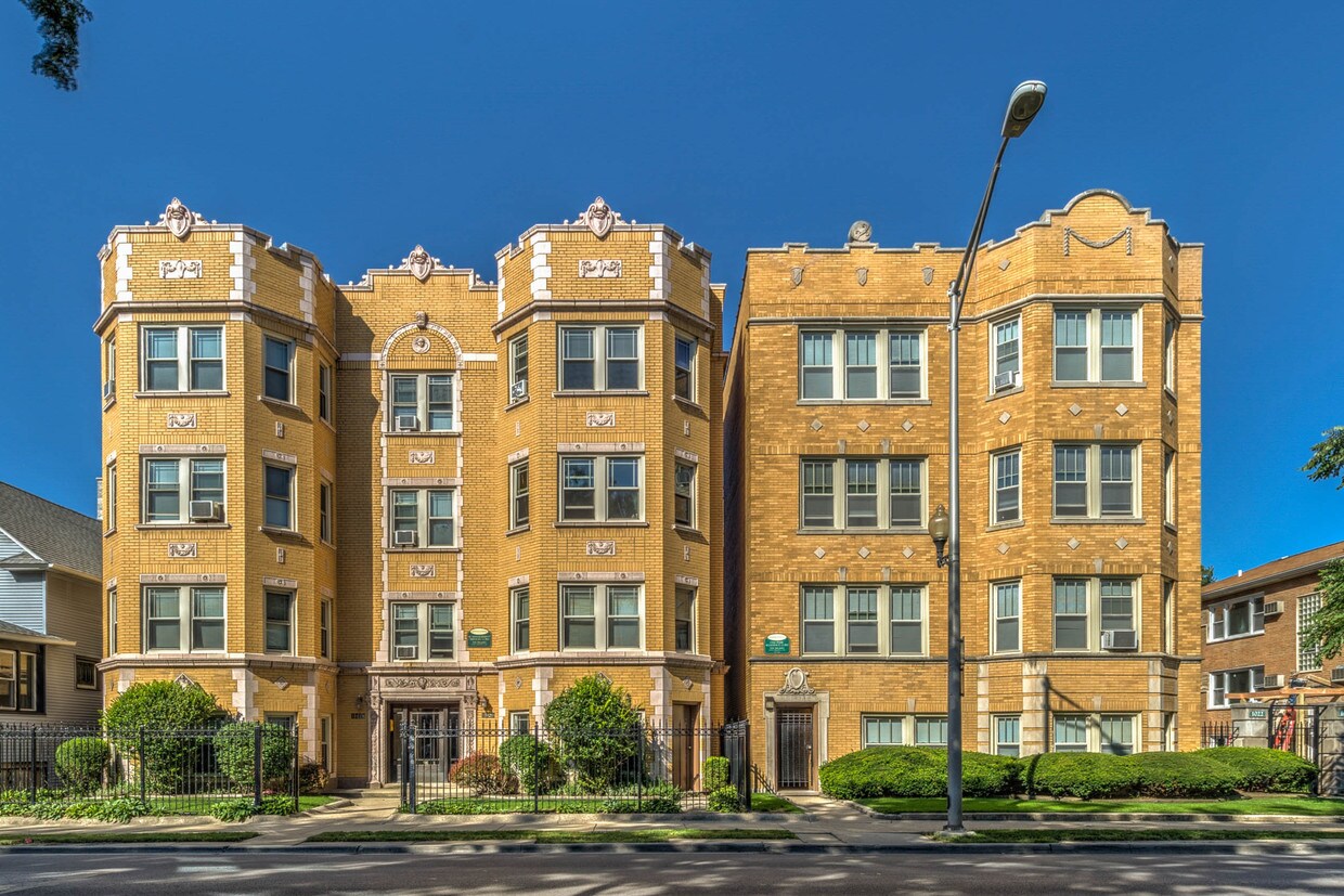 Foto del edificio - 1018-20 N Austin Blvd