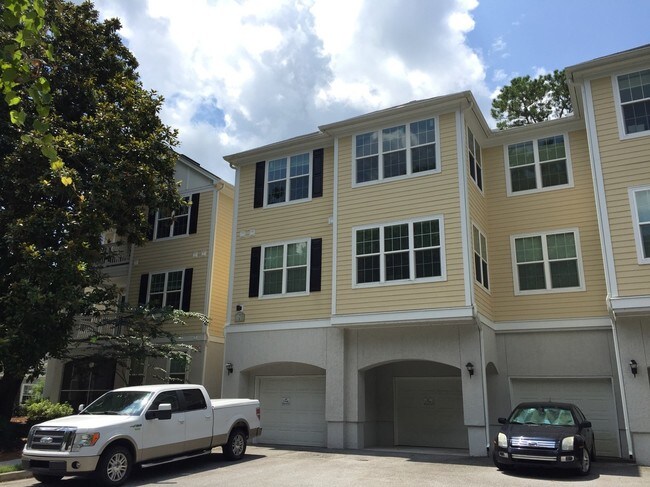 2 Bedroom 2 Bath Condo at Twelve Oaks at F... - 2 Bedroom 2 Bath Condo at Twelve Oaks at F...