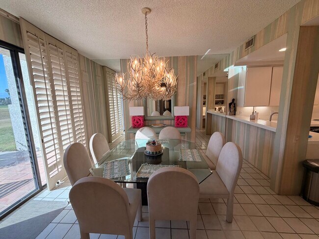 Foto del edificio - 714 Inverness Dr