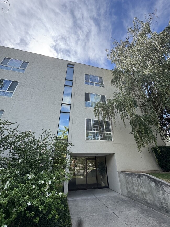 Photo - 110 S 800 E Apartment
