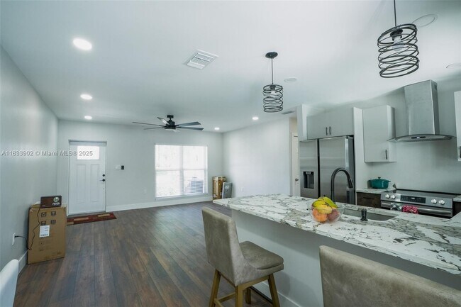 Building Photo - 14530 NW 11th Ct