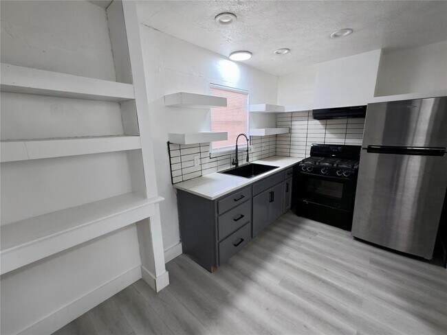 Foto del edificio - 2806 Nettleton St