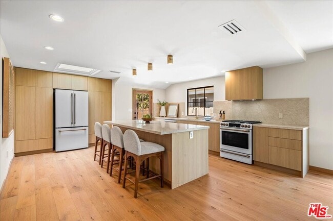 Building Photo - 14537 Hesby St