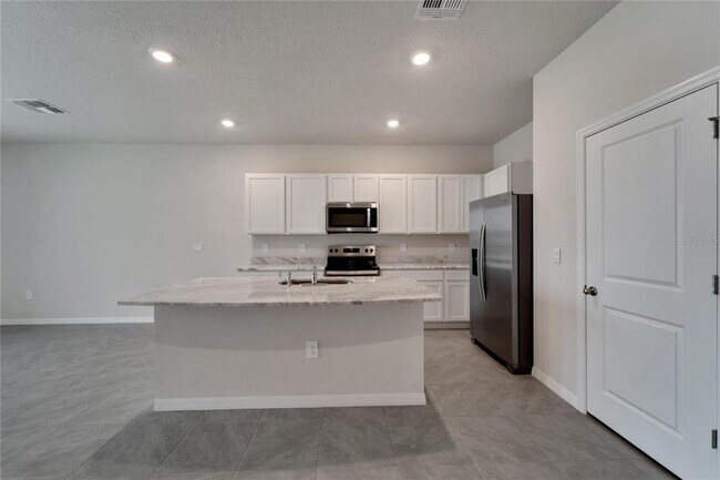 Building Photo - 17637 Crescent Moon Lp